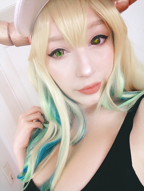 Piadn-lucoa takes a selfie(11)